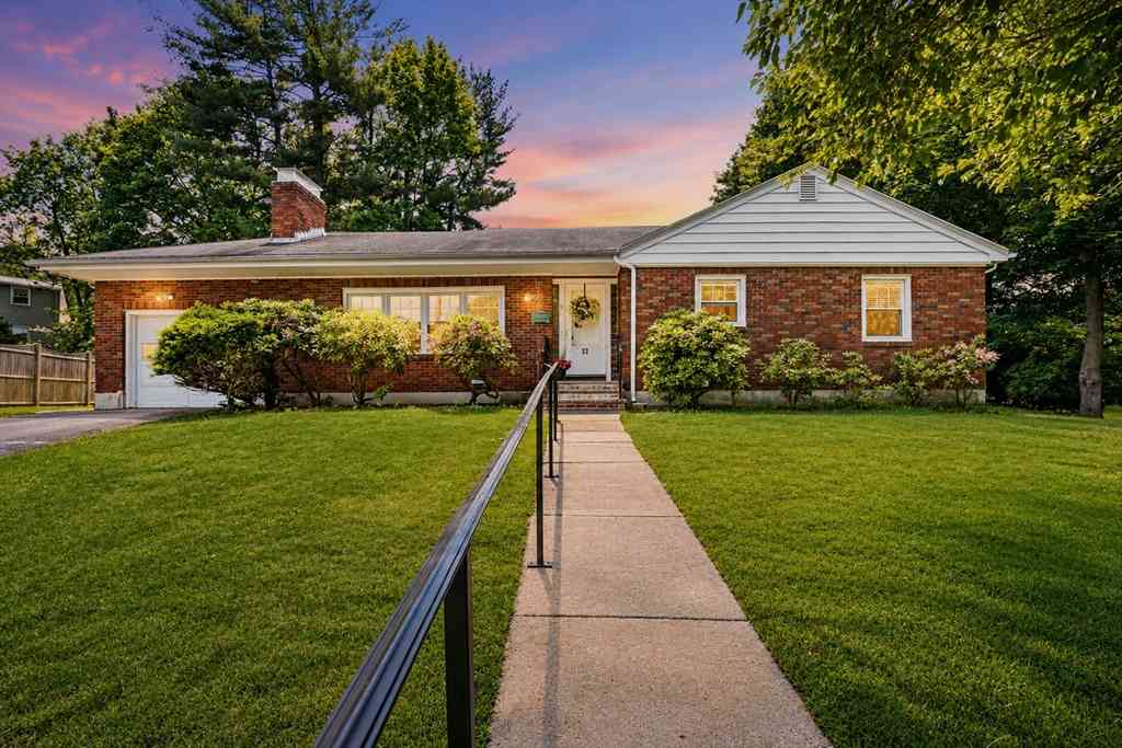 Homes For Sale - 22 Maxdale Rd<br/> Worcester, MA 01602
