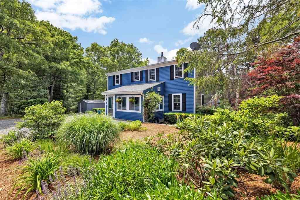 Homes For Sale - 11 Santuit Pond Rd<br/> Mashpee, MA 02649