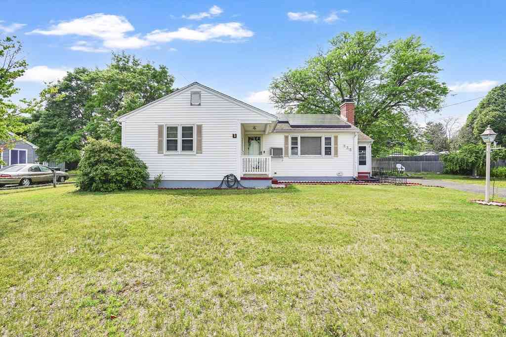 Homes For Sale - 135 Bulat Dr<br/> Springfield, MA 01129
