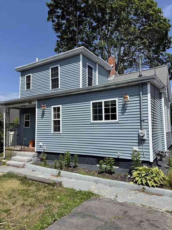 Homes For Rent - 396R Washington St #REAR<br/> Bristol County, Taunton, MA 02780