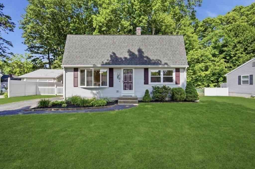 Homes For Sale - 20 Entrybrook Drive<br/> Springfield, MA 01108