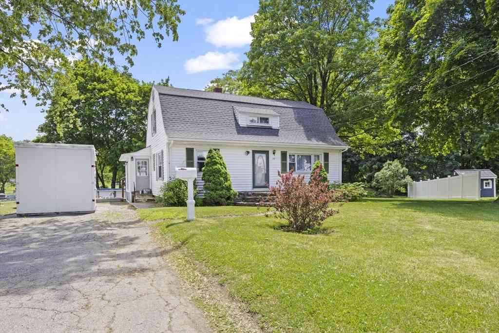 Homes For Sale - 12 Newton Ave<br/> Oxford, MA 01540