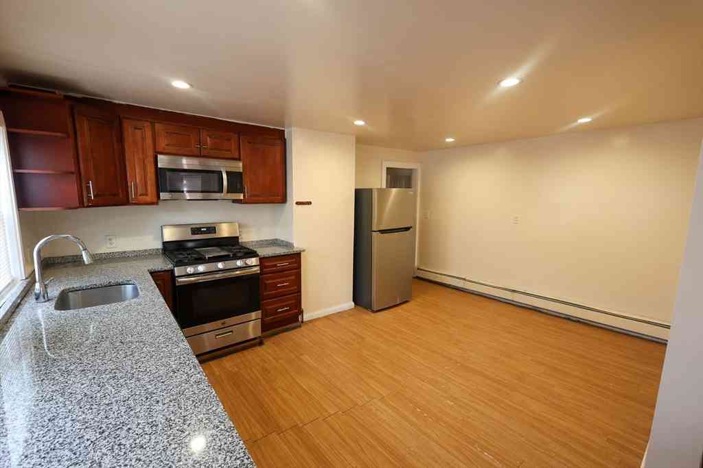 Apartment For Rent - 61 Boylston Street #2<br/> Malden, MA 02148