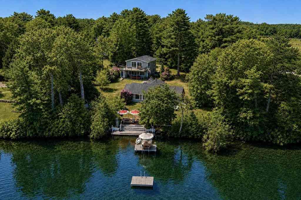 Homes For Sale - 14 Spectacle Pond Ter<br/> Wareham, MA 02571