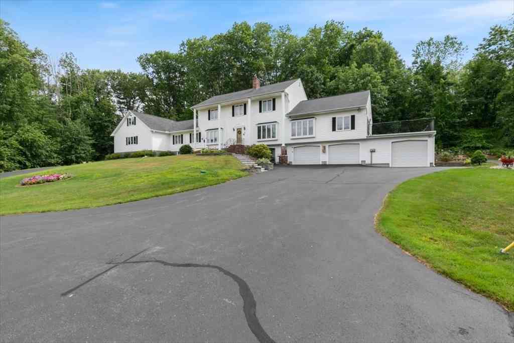 Apartment For Rent - 387 Main St. #1<br/> Rockingham County, Salem, NH 03079