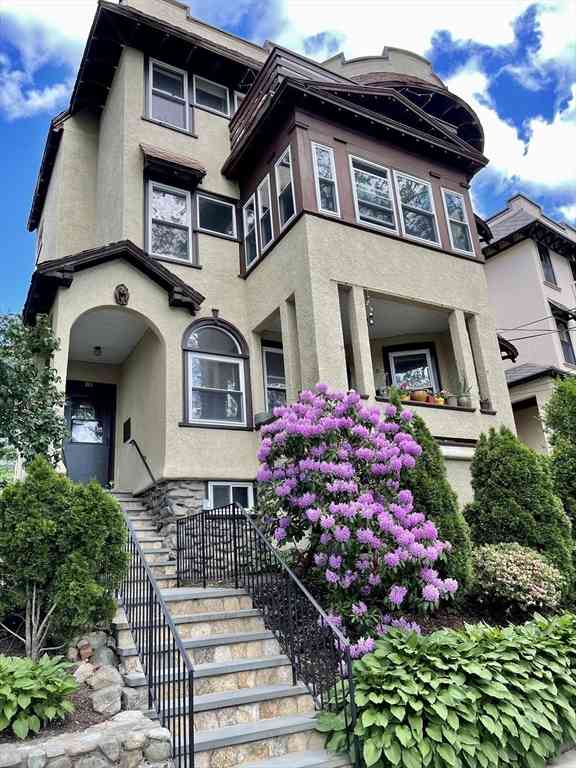 Apartment For Rent - 201 Rawson Rd #3<br/> Brookline, MA 02445