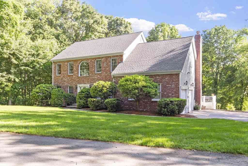 Homes For Sale - 218 Stearns Rd<br/> Marlborough, MA 01752