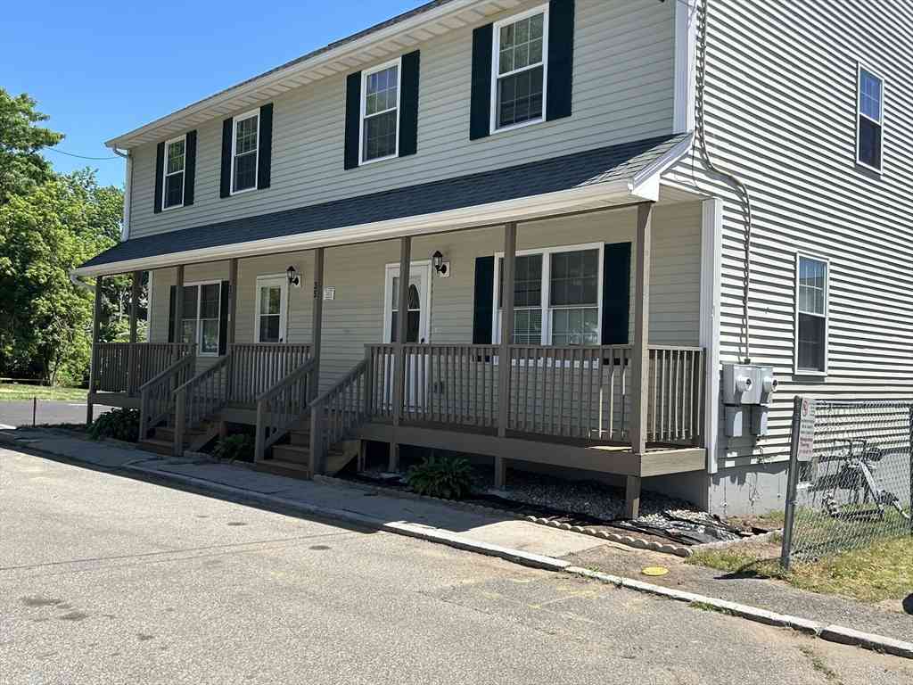 Homes For Rent - 35-37 Pine St Court<br/> Springfield, MA 01105