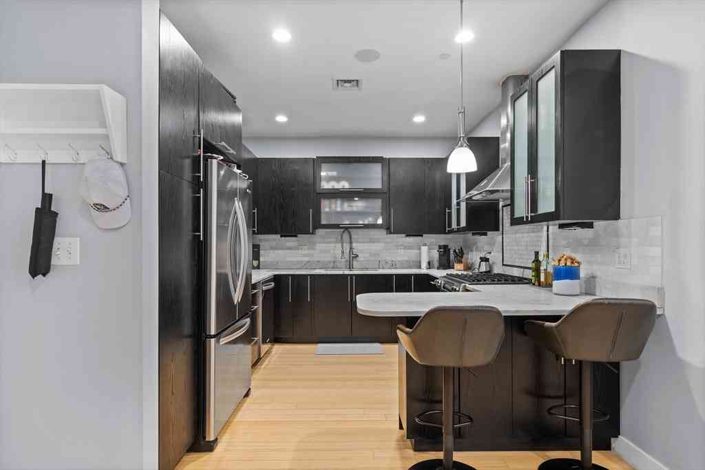 Condo For Rent - 152 Old Colony #9<br/> Boston, MA 02127