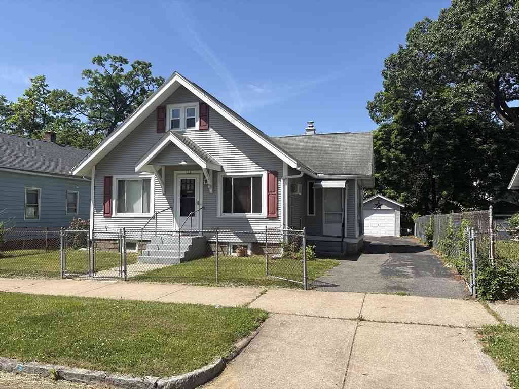 Homes For Sale - 136 Maynard St<br/> Springfield, MA 01109