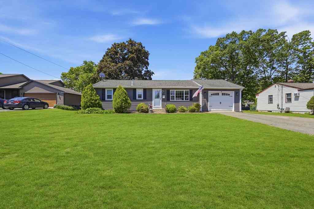 Homes For Sale - 303 College St<br/> Chicopee, MA 01020