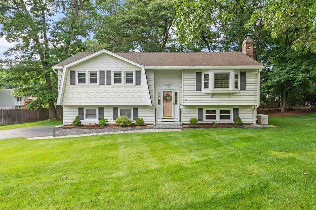 Homes For Sale - 26 Franklin St<br/> Billerica, MA 01862