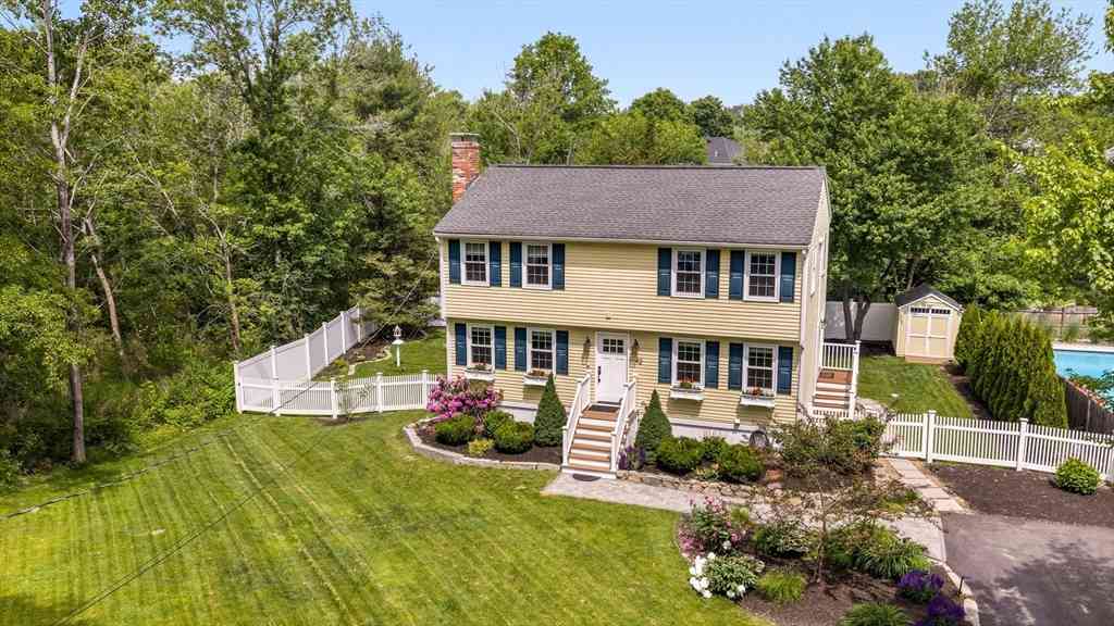 Homes For Sale - 42 Hale St<br/> Newburyport, MA 01950