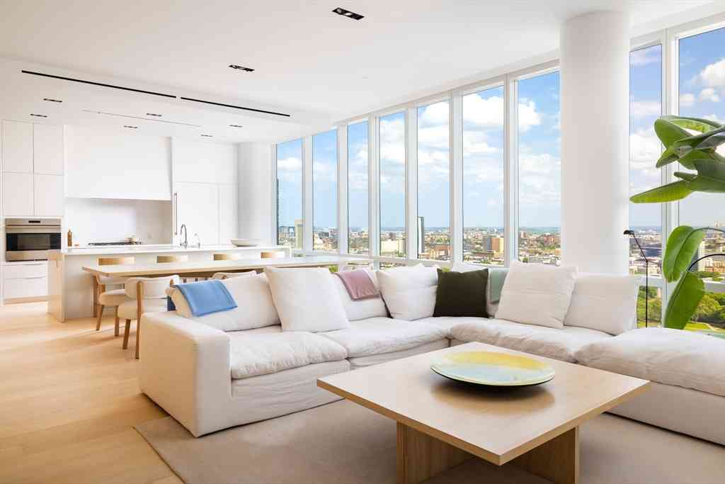 Condo For Sale - 188 Brookline Ave #29B<br/> Boston, MA 02215