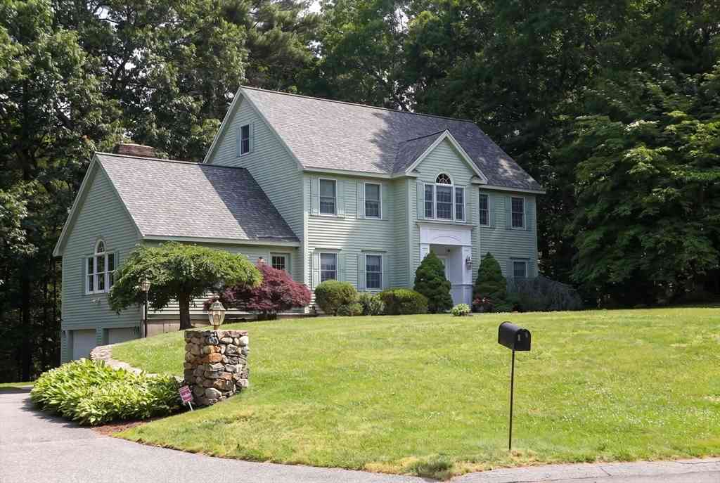 Homes For Sale - 17 James Ave<br/> Middleton, MA 01949