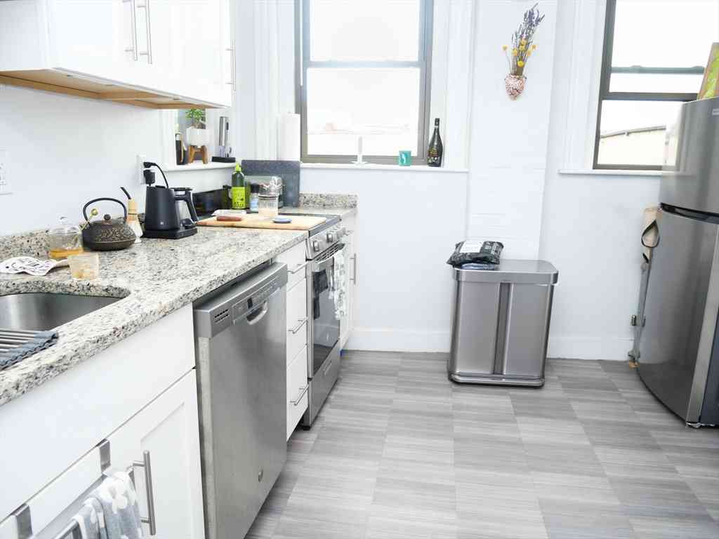 Apartment For Rent - 1378 Beacon #8<br/> Brookline, MA 02446