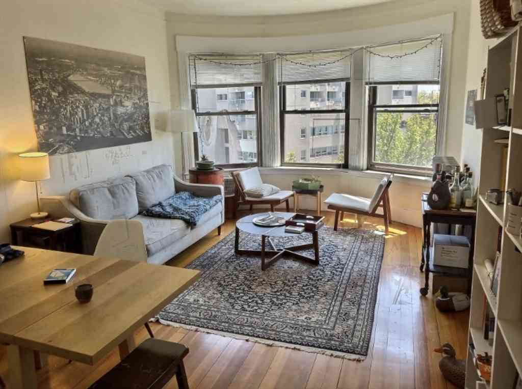Apartment For Rent - 1382 Beacon #13<br/> Brookline, MA 02446