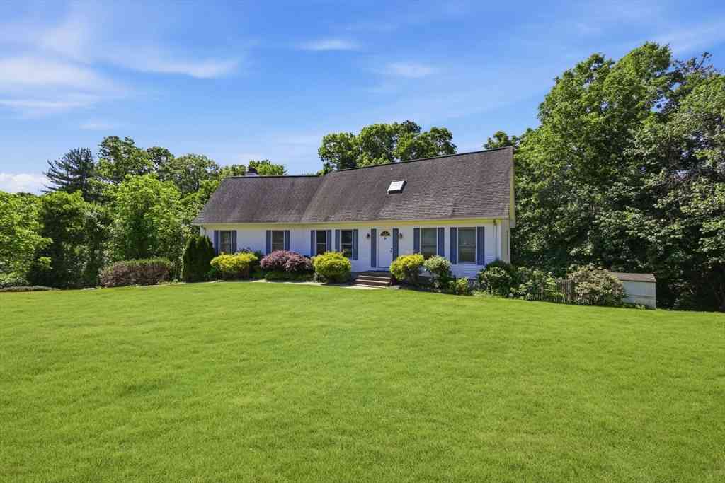 Homes For Sale - 30 Cara Ln<br/> Westfield, MA 01085