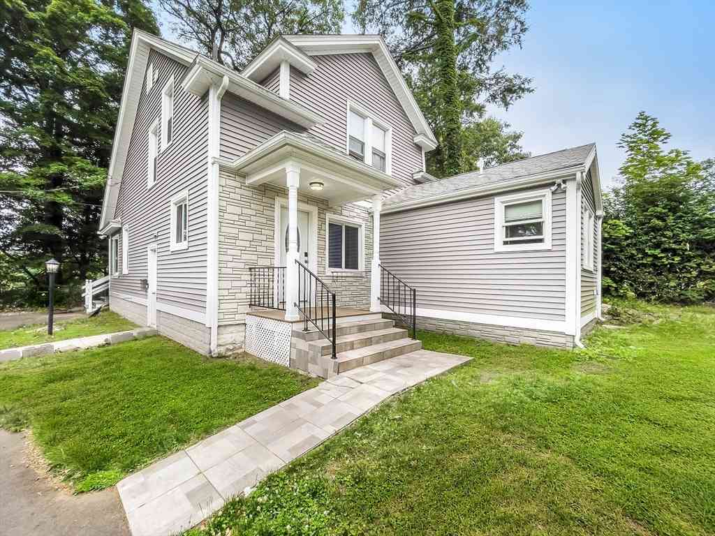 Homes For Sale - 38 Ames Ave<br/> West Springfield, MA 01089