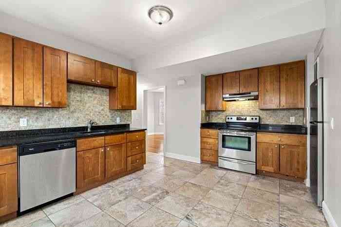 Homes For Rent - 51 King St #3<br/> Boston, MA 02122