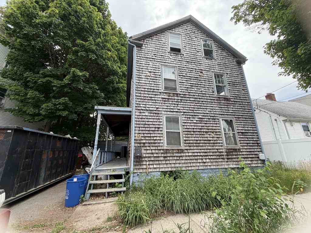 Multifamily For Rent - 19 Swampscott Ave<br/> Peabody, MA 01961