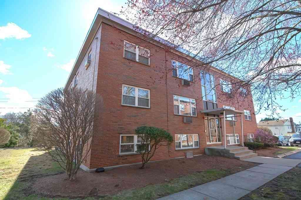 Condo For Rent - 1105 Lexington Street #11-1<br/> Waltham, MA 02452
