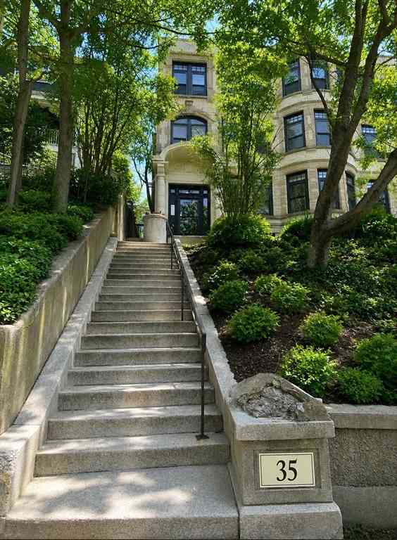 Condo For Rent - 35 Westbourne Ter #6<br/> Brookline, MA 02446