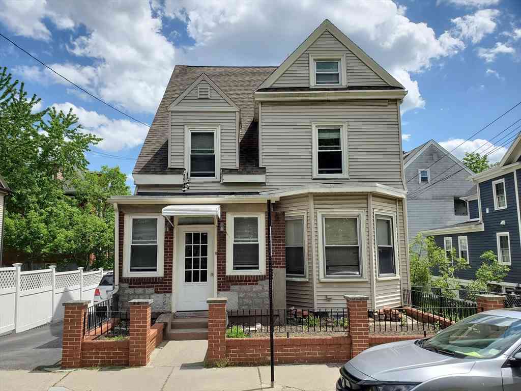 Apartment For Rent - 18 Nonantum Place #1<br/> Newton, MA 02458