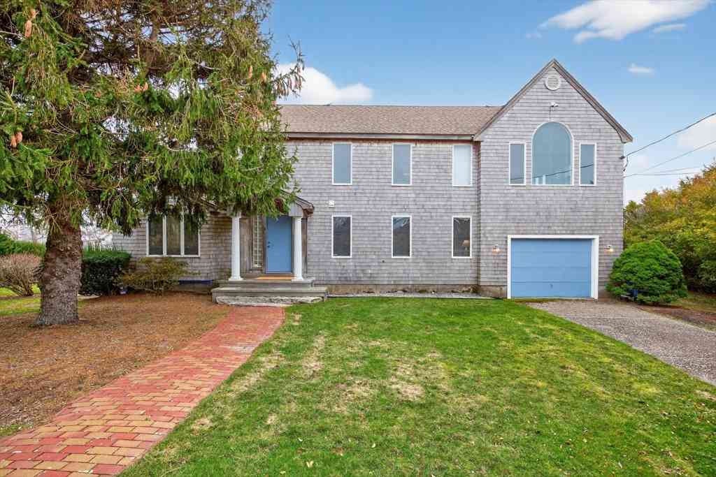 Homes For Sale - 15 Hedge Lane<br/> Falmouth, MA 02540