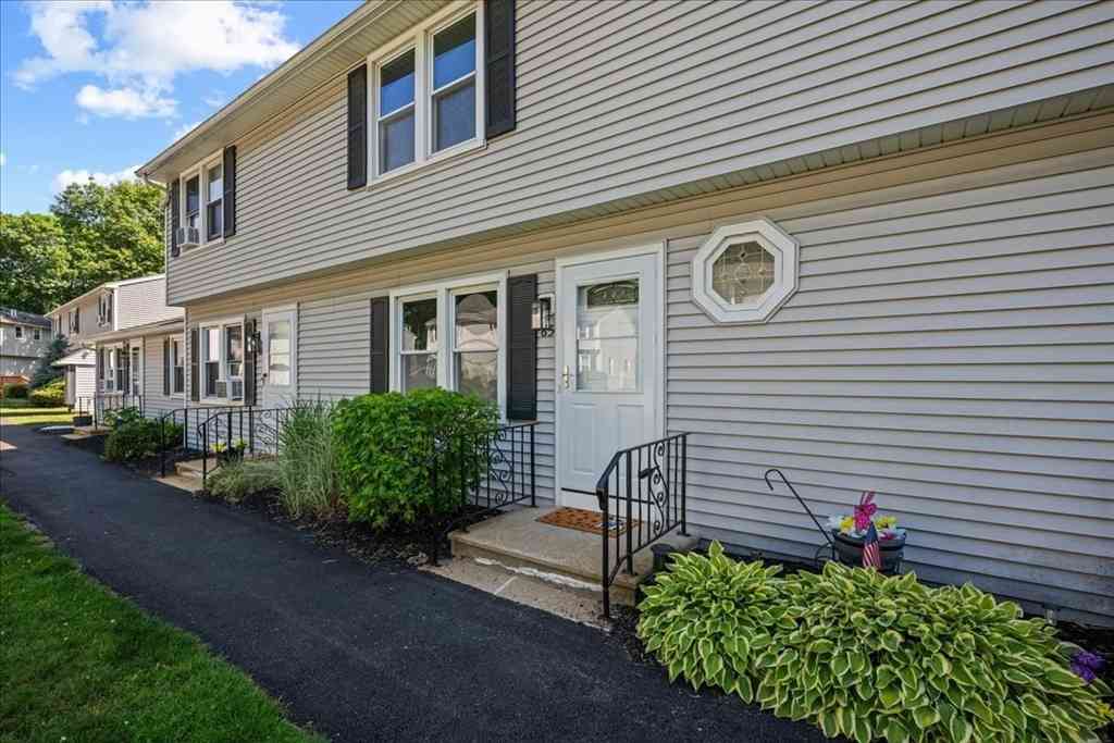Condo For Sale - 270 Sunderland Rd #65<br/> Worcester, MA 01604