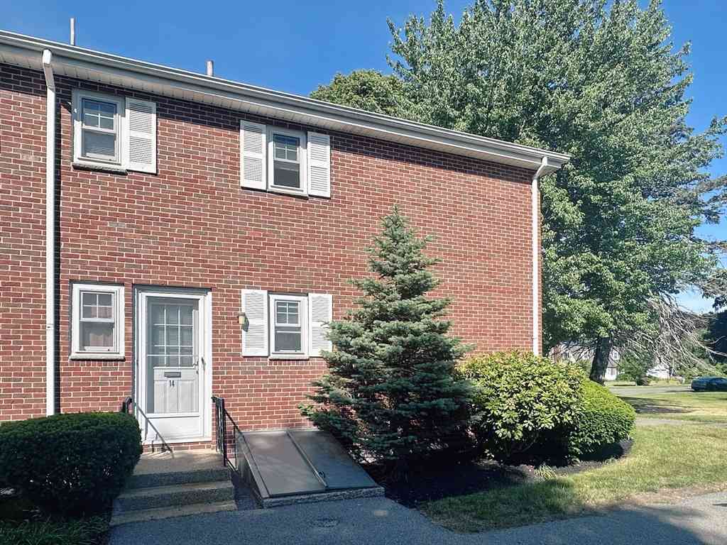 Homes For Rent - 14 Emerson Gardens Rd #14<br/> Lexington, MA 02420