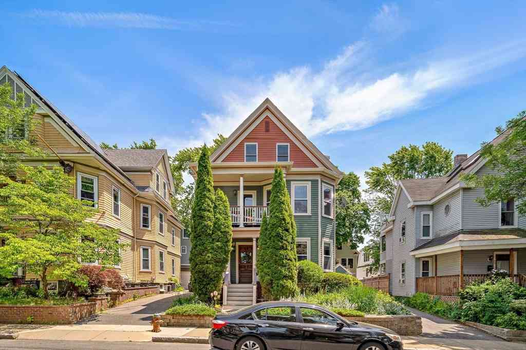Condo For Sale - 25 Banks St #2<br/> Somerville, MA 02144