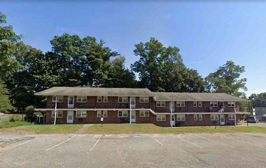 Homes For Rent - 438 Springfield<br/> Agawam, MA 01001