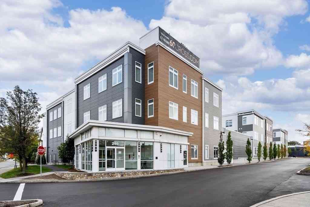 Condo For Rent - 60 Cross St E #212<br/> Somerville, MA 02145