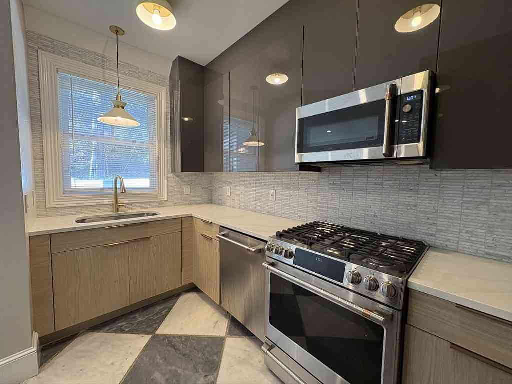 Apartment For Rent - 15 Lanark Rd #2<br/> Brookline, MA 02445