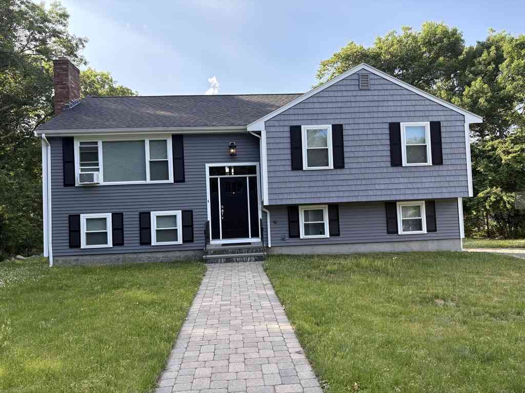 Homes For Rent - 27 Richardson Circle<br/> Saugus, MA 01906