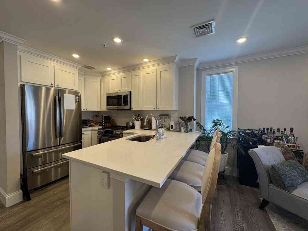 Condo For Rent - 5-9R Trenton #6<br/> Boston, MA 02128