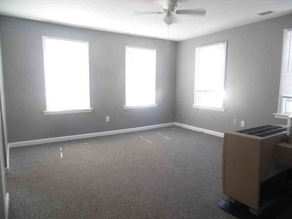 Apartment For Rent - 185 Mason Street #2<br/> Fall River, MA 02723
