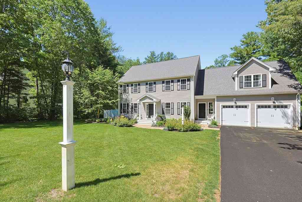 Homes For Sale - 15 Oakhill Ave.<br/> Wrentham, MA 02093