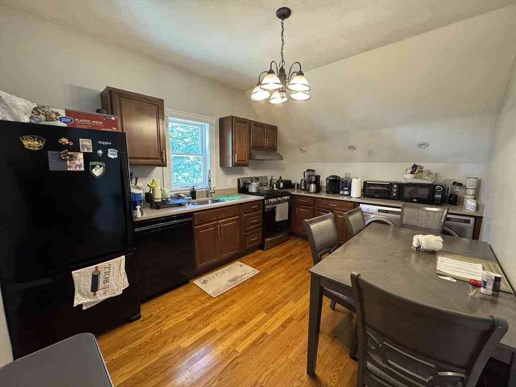 Apartment For Rent - 31 Beltran St #2<br/> Middlesex County, Malden, MA 02148