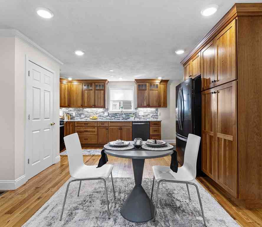 Apartment For Rent - 24 Glen St #1<br/> Somerville, MA 02145