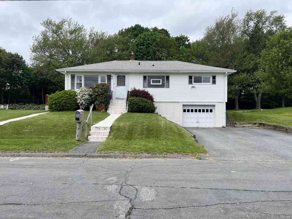 Homes For Rent - 32 Harriet Ave<br/> Shrewsbury, MA 01545