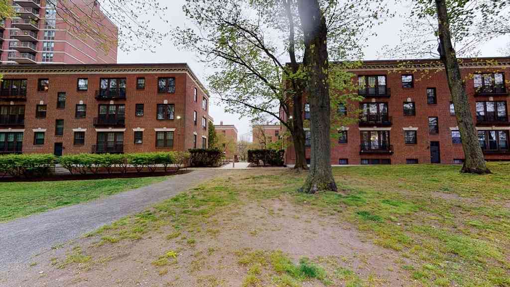 Condo For Rent - 1988 Commonwealth Ave #3<br/> Boston, MA 02135
