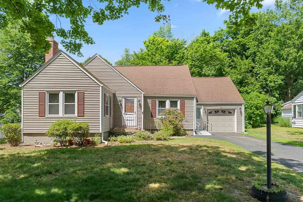 Homes For Sale - 27 Kinnicutt Rd<br/> Worcester, MA 01602