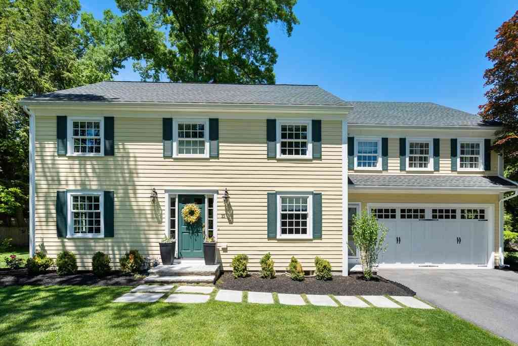 Homes For Rent - 10 Auburn Rd<br/> Wellesley, MA 02481