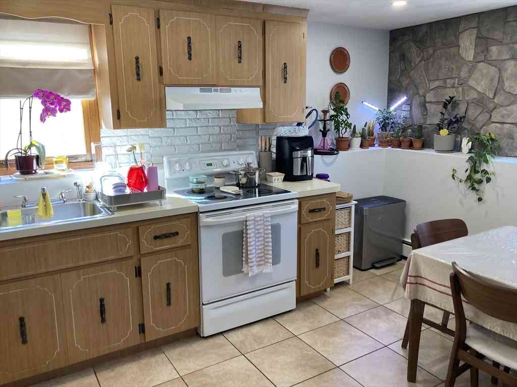 Apartment For Rent - 25 Cleveland St #GARDEN<br/> Revere, MA 02151