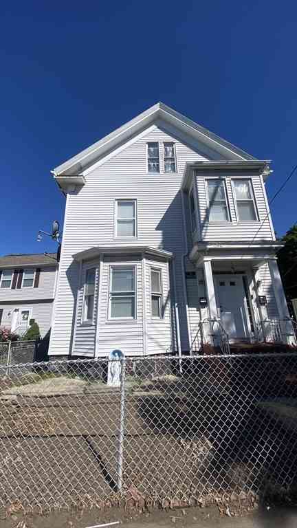 Homes For Rent - 585 Western Ave #1<br/> Lynn, MA 01904