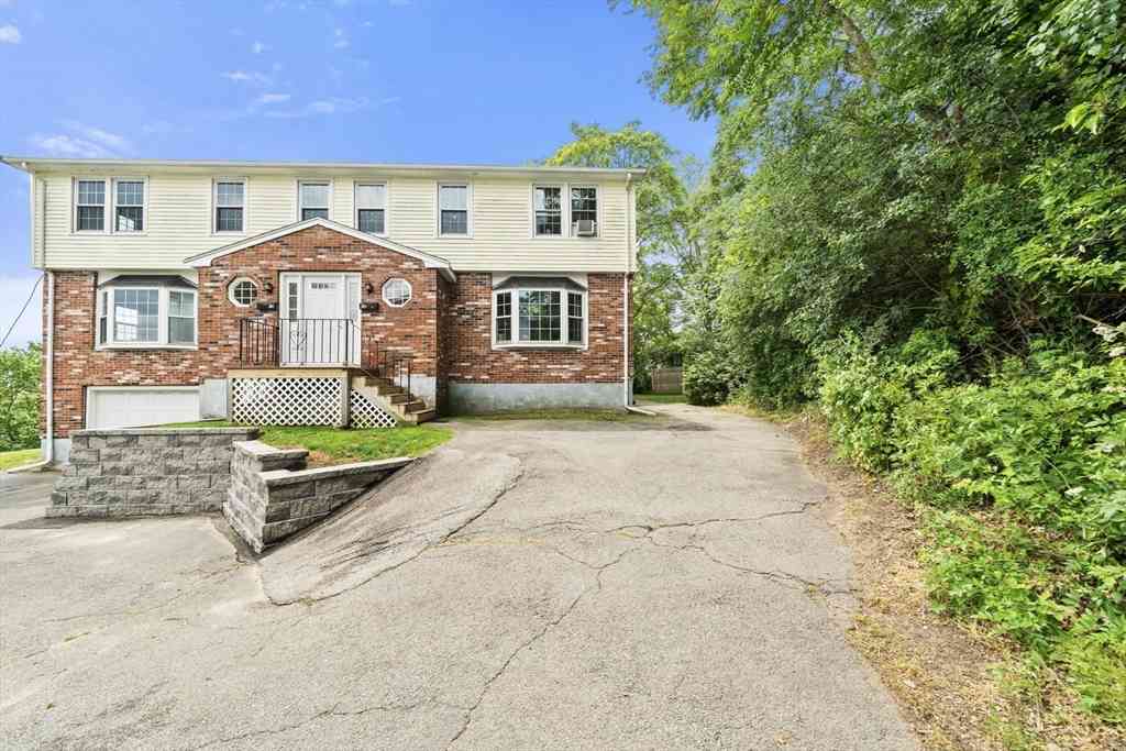 Condo For Sale - 12 Winnepurkit Ave #12<br/> Lynn, MA 01905