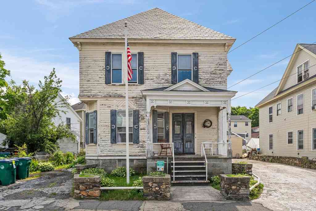 Multifamily For Rent - 654 School St<br/> Lowell, MA 01851