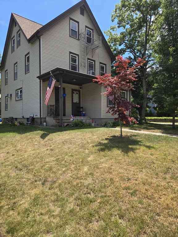Apartment For Rent - 10 Pinehill #3<br/> Bristol County, Taunton, MA 02718